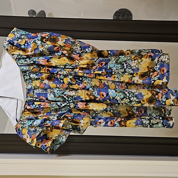 An H&M blouse 👚. - Picture 2 of 2